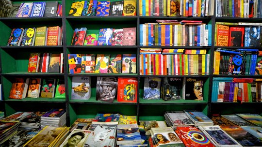 Made in România: Reclamat de vecin că are prea multe cărți în casă!