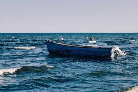 Ultima oră! 3 persoane dispărute în Marea Neagră, după ce s-a scufundat o navă. 8 au fost salvate