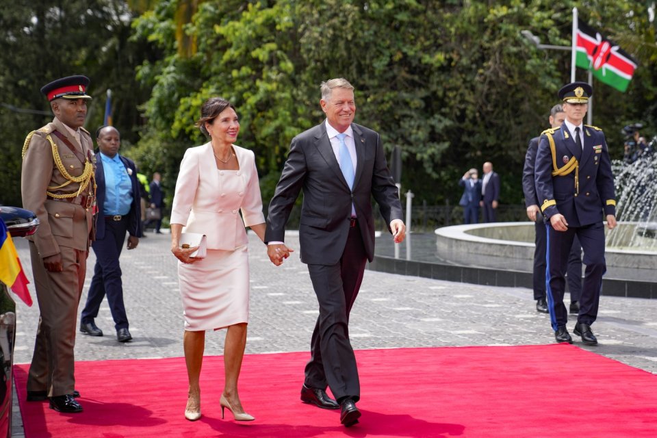 Carmen Iohannis, alături de preşedintele României, Klaus Iohannis, la o vizită oficială în Kenya