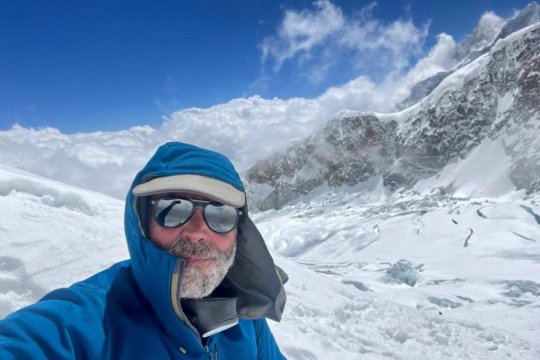 Primul român care a cucerit toate cele 14 vârfuri montane din lume de peste 8.000 de metri. Cine ste Adrian Laza