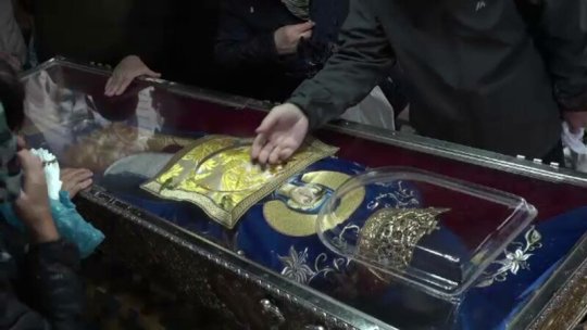 Blestemul Sfintei Parascheva. De ce nu este bine să atingi veștmintele