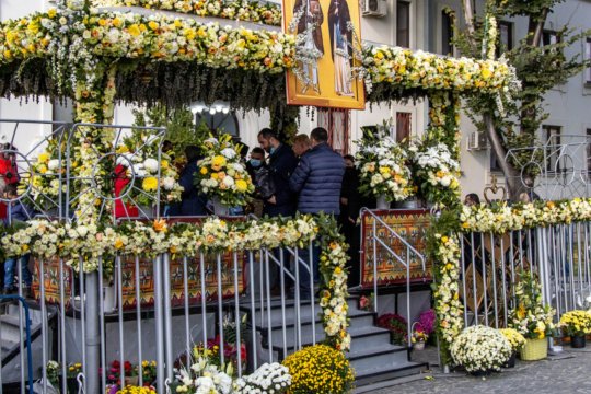 Tradiții și obiceiuri de Sfânta Parascheva. Ce este total interzis să faci azi