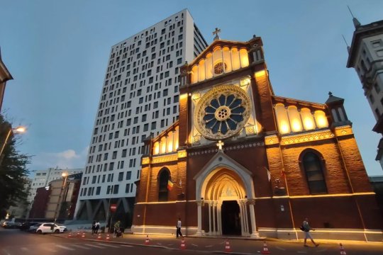 Cathedral Plaza dispare, după 18 ani de procese. Data la care va avea loc demolarea clădirii din centrul Capitalei