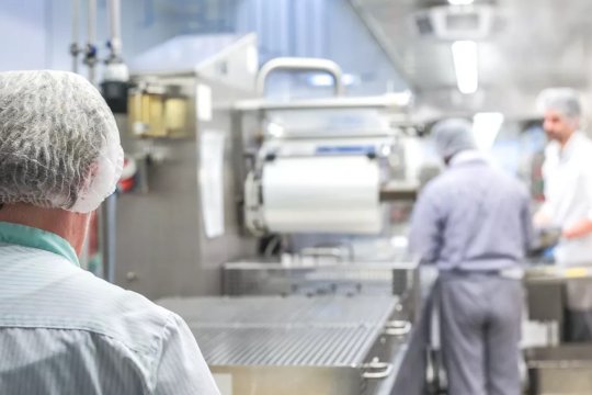 Firmă de catering din Drobeta Turnu-Severin, închisă după un control ANPC. Peste 400 de persoane au fost puse în pericol