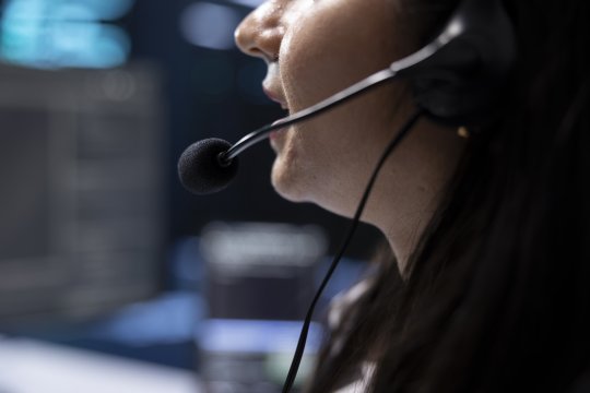 Dosar penal pentru o șefă dintr-o companie de telefonie după ce a scos date despre convorbirile unei cliente. Fiica ei le-a cerut pentru un prieten gelos