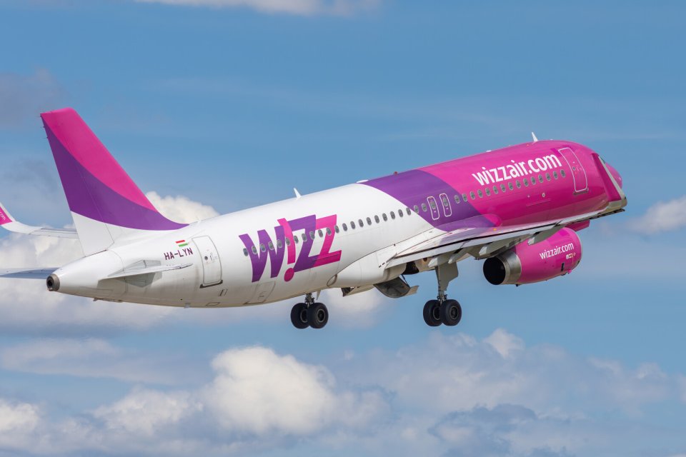 Fotografie cu un avion al companiei Wizz Air
