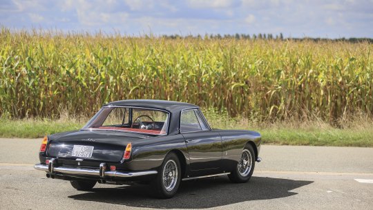 Mașina Angelinei Jolie scosă la licitație. Este vorba despre un Ferrari 250 GT