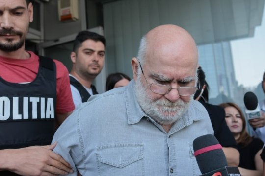 Alfred Bulai a fost dus cu ambulanța la spital. Primele declarații ale profesorului acuzat de abuzuri