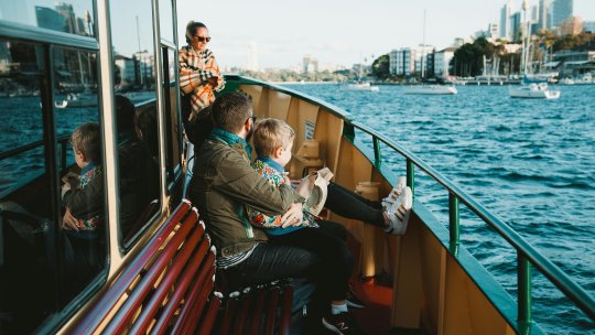 Când vor avea elevii prima vacanță din această toamnă. Pe ce dată se întorc în băncile școlii