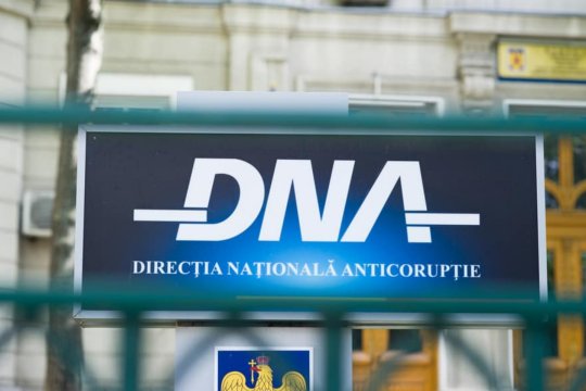 Este scandal într-un spital din Craiova. Cinci persoane sunt anchetate de DNA din cauza corupției