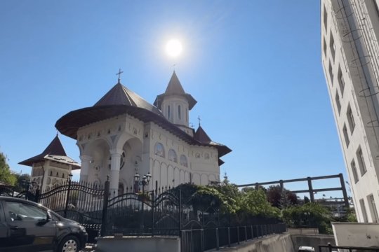 Un nou scandal lovește BOR. Un preot sucevean a luat decizia de a se muta la Mitropolia din Muntenegru, după ce și-a trecut parohia pe numele său