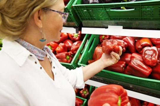 Câți bani dau românii pe mâncare în Postul Crăciunului. Creșterea prețurilor se simte mai ales la alimentele