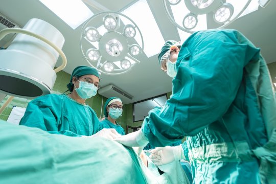 Sora băiatului din Târgu Jiu care a așteptat 6 ore după medici a făcut mărturii emoționante: ”L-am implorat...”