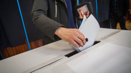 Cum arată buletinele de vot pentru referendumul local din Capitală. La ce întrebări vor răspunde bucureștenii