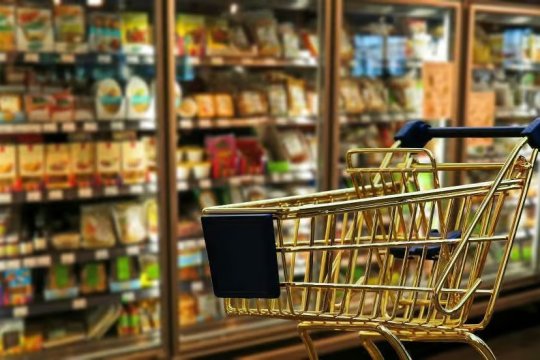 A fost lansată aplicaţia care îţi aduce cumpărăturile la uşă. Ce bonusuri primesc clienţii fideli