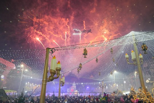 S-a deschis Târgul de Crăciun din Craiova. Sania trasă de reni, atracția principală. Program complet