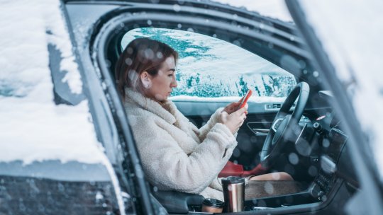 Titi Aur face lumină! De ce trebuie să lași motorul mașinii pornit pe loc în diminețile de iarnă