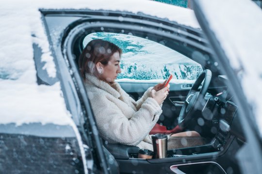Titi Aur face lumină! De ce trebuie să lași motorul mașinii pornit pe loc în diminețile de iarnă