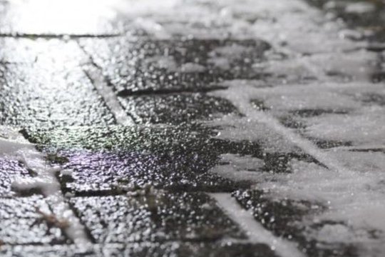 Avertisment ANM de ultimă oră! Risc de polei, ceață și burniță în mai multe zone din România