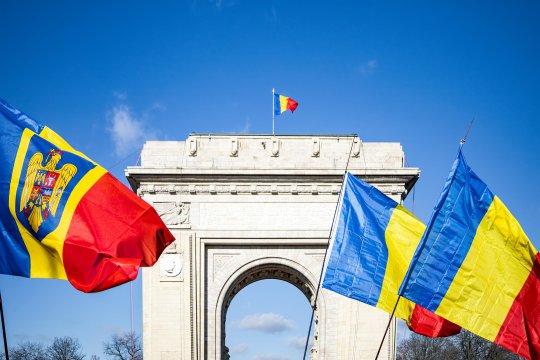 Cum va fi vremea pe data de 1 Decembrie. Românii vor merge la paradă, iar apoi la secțiile de votare