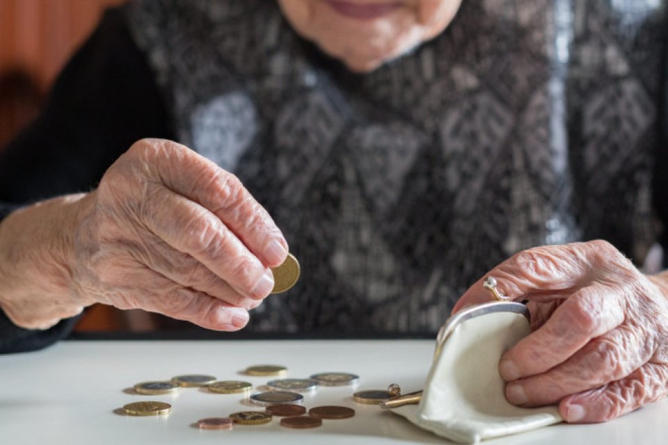 Pensionarii din România vor primi 125 de lei de Crăciun