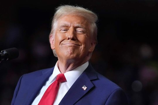 Donald Trump, primul inculpat penal ales în funcția de preşedinte. Ce se va întâmpla cu dosarele penale şi civile