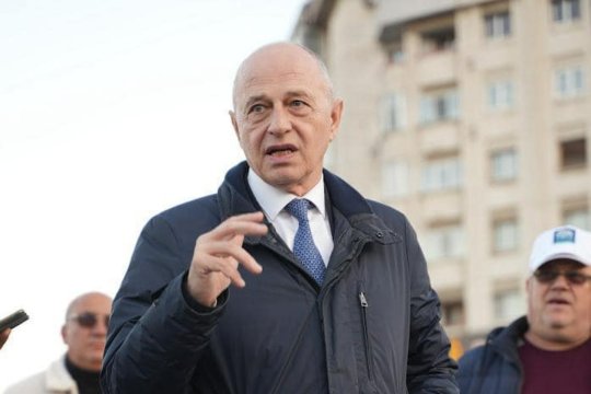 Mircea Geoană reacționează la acuzațiile aduse fiicei sale, legate de plagiat. Ce a spus candidatul la alegerile prezidențiale despre discurs