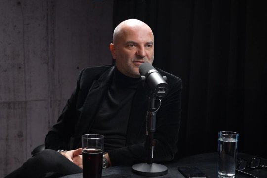 Dan Capatos la aceeași masă cu Călin Georgescu. Prezentatorul a povestit totul despre candidatul independent: ”Mi s-a părut excentric...”
