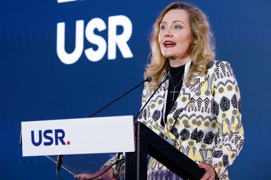 Elena Lasconi i-a cerut demisia lui Klaus Iohannis. Șefa USR a venit cu o listă de cerințe în această seară
