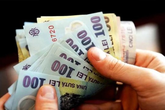 Vești proaste pentru românii care au în cont această sumă. De la 1 ianuarie 2025, ANAF îi va taxa pe toți