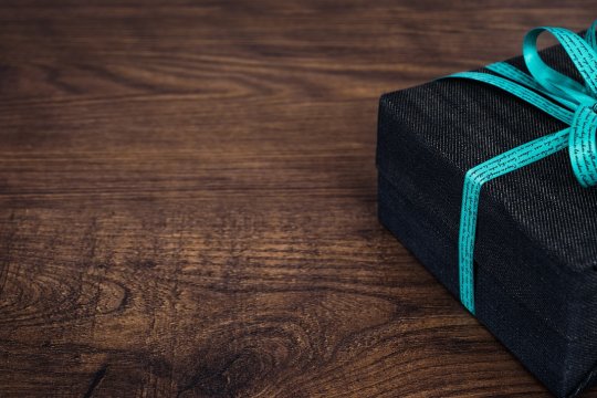 Ce prime primesc angajații de sărbători. Cine poate primi 3.000 de lei sau chiar mai mult