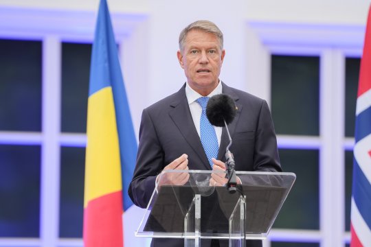 Mesajul președintelui Klaus Iohannis de ziua Constituției: ”Avem responsabilitatea să rămânem uniţi în apărarea democraţiei noastre şi să construim un viitor mai bun”
