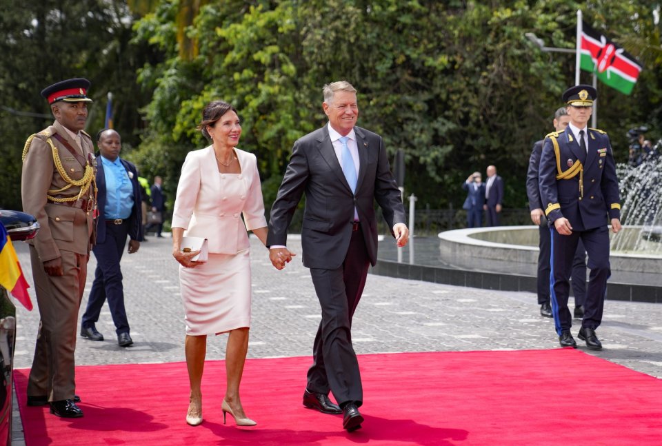 Carmen Iohannis, alături de preşedintele României, Klaus Iohannis, la o vizită oficială în Kenya