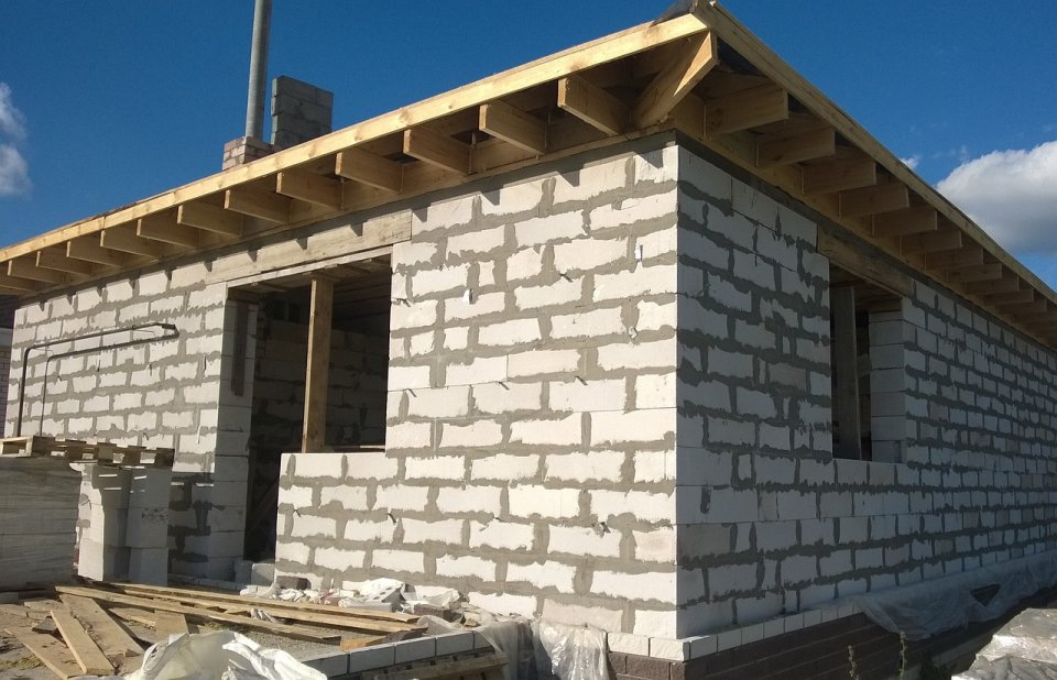 Casă în construcţie