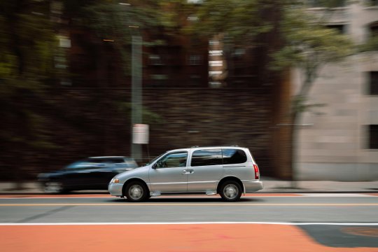 Ce este Uber Melc? De ce s-a lansat şi de ce se tem românii să folosească aplicaţia