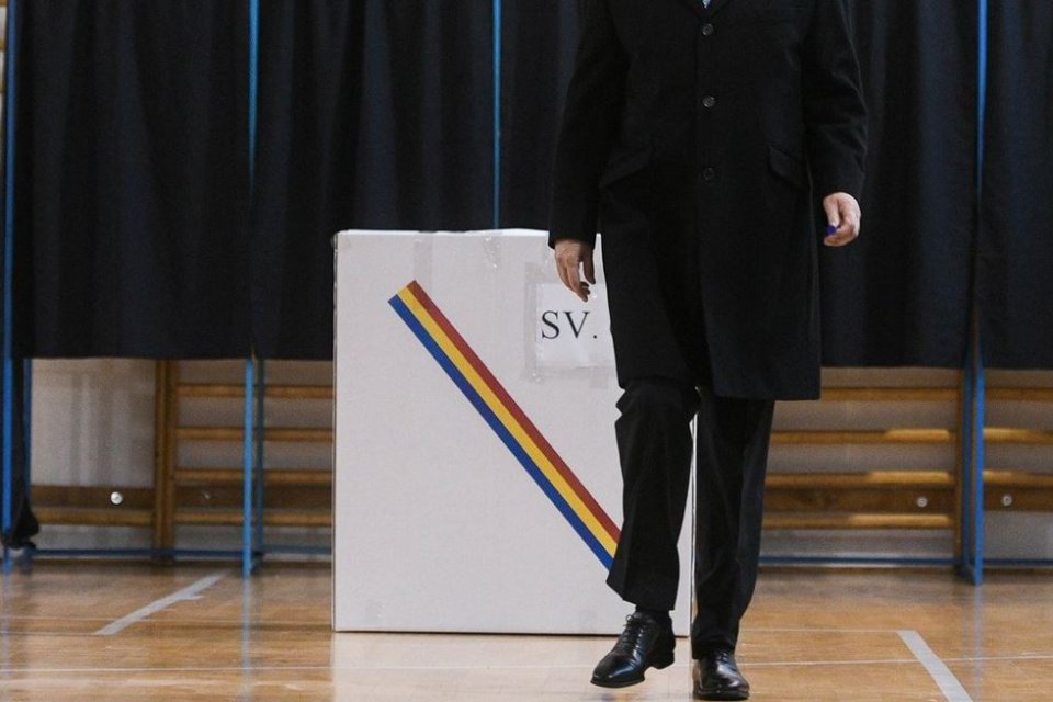 Urna în care se vor exprima voturile la alegerile din 2024