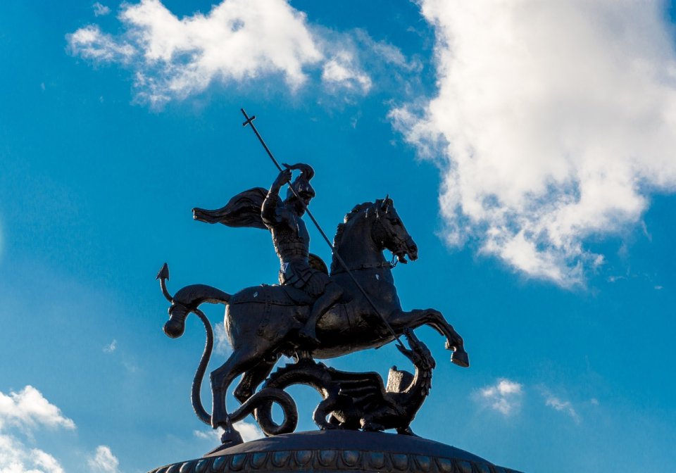 Statuia Sfântului Gheorghe