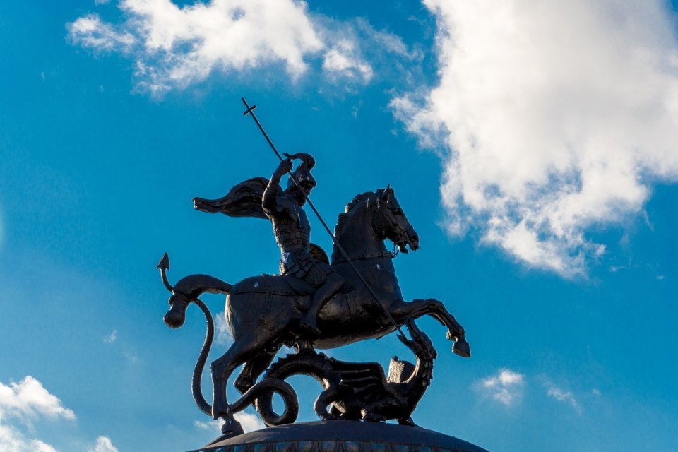 Statuia Sfântului Gheorghe