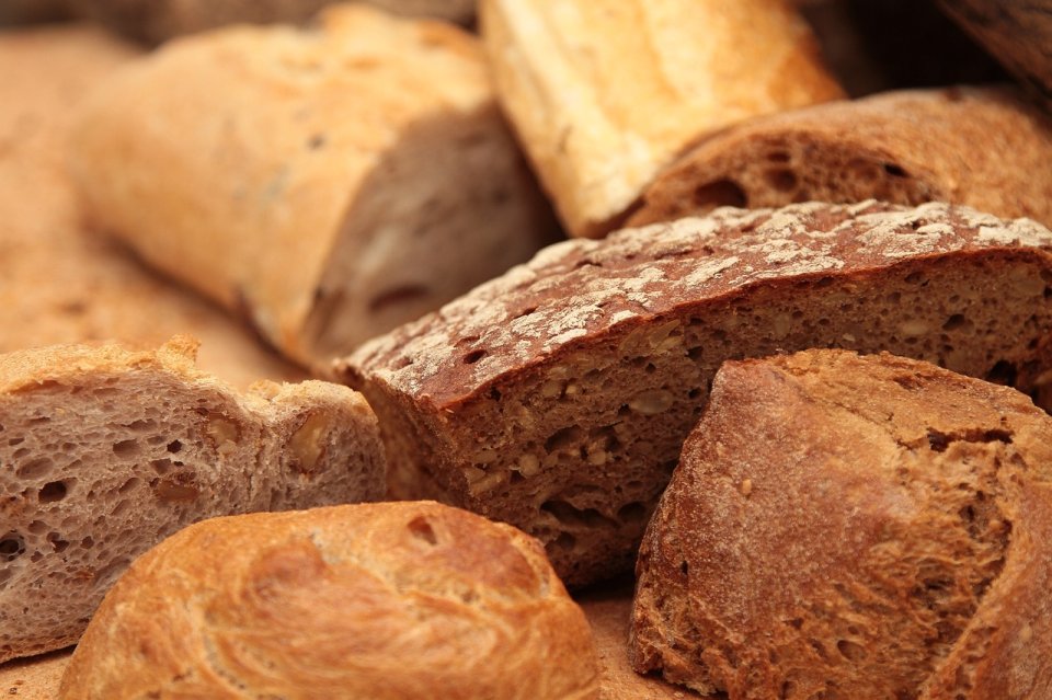 Cate felii de paine poti consuma intr-o zi, fara sa te ingrasi?