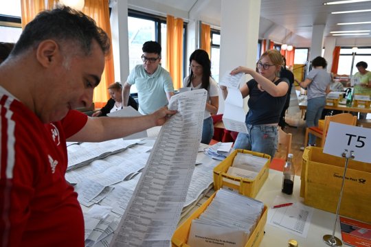 CNA a amendat Antena 3 şi Realitatea Plus, după emisiile din ziua alegerilor