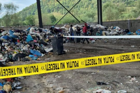 Tragedie fără margini în Maramureș. Trupul unui bebeluș a fost găsit fără suflare la groapa de gunoi