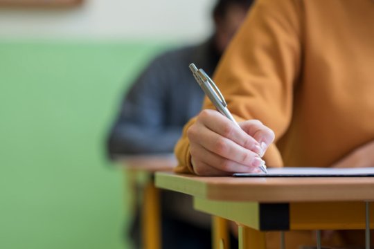 A început a doua sesiune de BAC din 2024. Tot ce trebuie să ştii despre examenele de competenţe