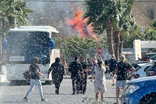 Incendiu de vegetație în Creta, zeci de hoteluri evacuate