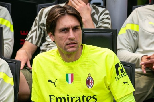 Ciprian Tătăruşanu se retrage din fotbal. Portarul a anunţat că îşi va punele ghetele în cui