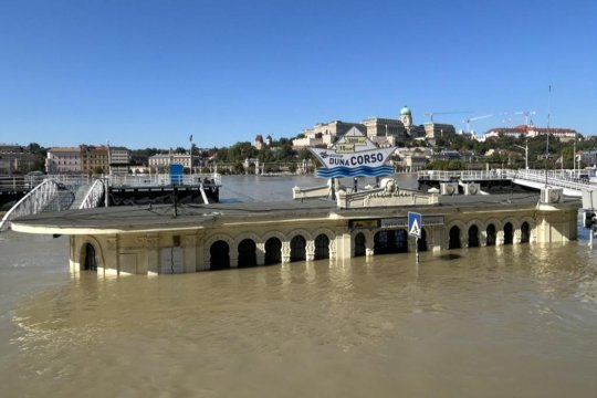 Parlamentul din Ungaria inundat. Dunărea se revarsă peste Budapesta
