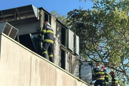 A fost incendiu la Cinema Gloria, din București. Mai bine de 100 de persoane au fost evacuate de urgență