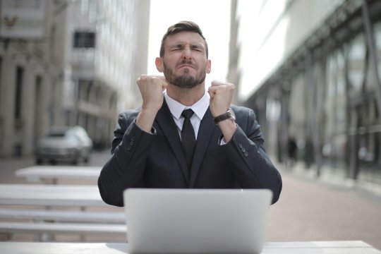 Vești bune pentru persoanele cu datorii sub 5.000 de lei. Guvernul promite eliminarea dobânzilor