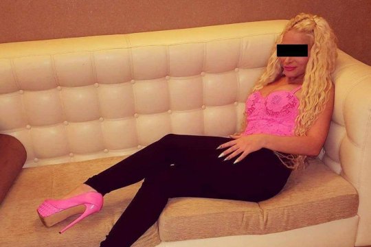Cine este tânăra de 34 de ani, găsită fără suflare în apartamentul său din Târgu Jiu. Ce au descoperit polițiștii