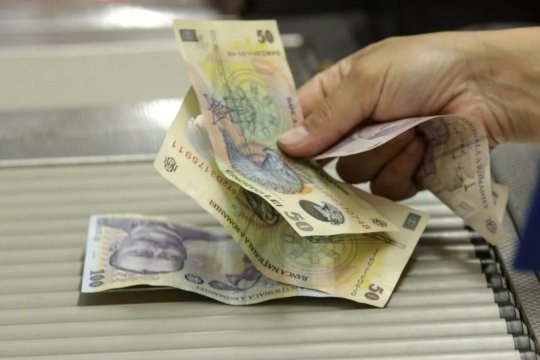 Ei sunt românii care vor primi 200 de lei în plus, lunar, din partea statului. De când va intra în vigoare Ordonanța și cine este vizat