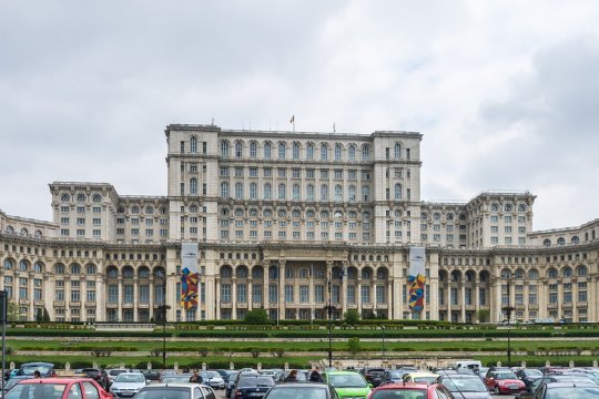 Secretele Casei Poporului. Ce se ascunde sub glădirea gigantică